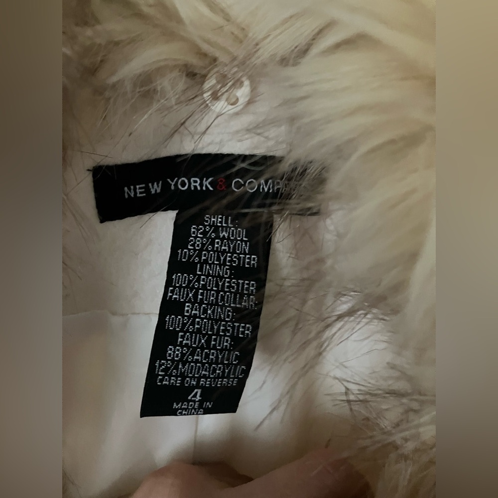 Cream / White Wool blend Coat with Fur Collar. - Picture 6 of 7